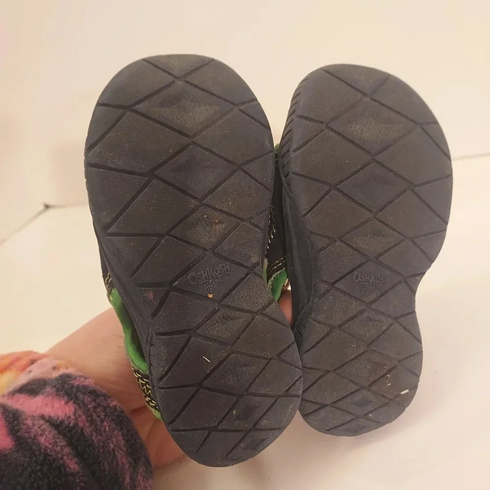OshKosh B'gosh Blue and Green with Lizards Light Up Sandals in Size 5